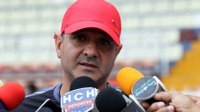 Diego Vázquez habló este viernes ante los medios en el estadio Nacional. Foto Ronald Aceituno