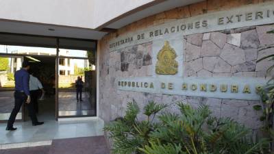 Unos 200 empleados serán separados la próxima semana de la Secretaría de Relaciones Exteriores.