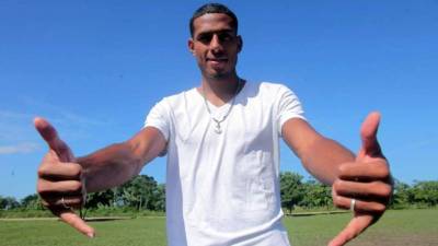 Eddie Hernández es de los mejores delanteros de Honduras.