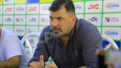 Martín García brindó rueda de prensa en la que explicó las razones por las que se va del Marathón.