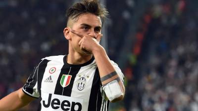 Paulo Dybala se lució el martes al lograr un doblete frente al Barcelona en la UEFA Champions League. Foto AFP