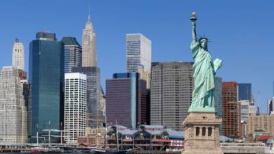 La Estatua de la libertad está ubicada en Nueva York.