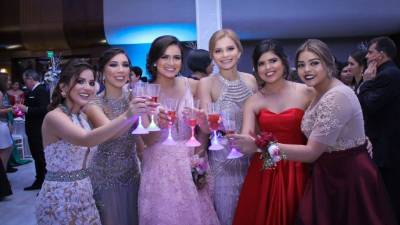 Mercy Denisse Ferrary, Larissa Amaya, Kryzzia López, Lorena Echeverry, Tiffany Mejía y Grisell Rojas.