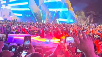 El festival Astroworld, organizado por Travis Scott, dejó al menos 9 muertos y cientos de heridos.