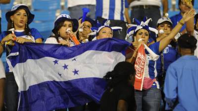 La euforia se vivió en las graderías del estadio de Kingston.