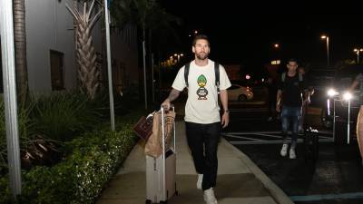 Lionel Messi en el momento que aterrizó a Miami, Estados Unidos.