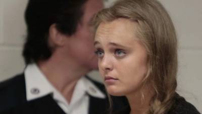 La joven es acusada de homicidio involuntario luego de que la policía encontrara una serie de mensajes que intercambió con su novio.