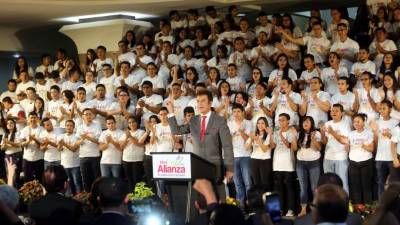 Salvador Nasralla presentó su plan de gobierno ante sus seguidores y miembros de Libre y el Pinu.