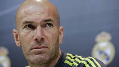 Zidane está a la puerta de conquistar la Champions como DT del cuadro merengue. Foto EFE/Emilio Naranjo.