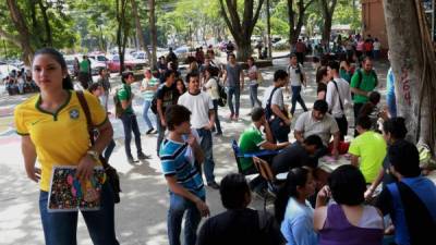 Los universitarios rechazan como intermediarios a Rutilia Calderón, vicerrectora académica, y Ayax Irías, vicerrector de asuntos estudiantiles de la Unah.