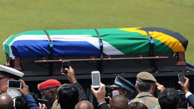 Los restos de Nelson Mandela fueron enterrados hoy en Sudáfrica.