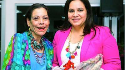 Rosario Murillo recibió a Ana de Hernández en Managua.