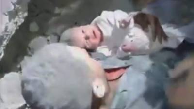 Supuestamente fue grabado tras un ataque con barriles de explosivos por parte del régimen sirio en el barrio de Al Ansari.