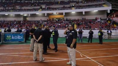 600 oficiales de la Fuerza Pública iban a estar presentes en el partido entre Costa Rica y Honduras. FOTO TOMADA LA NACIÓN.