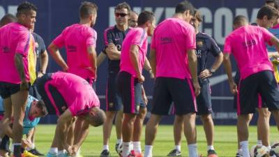 Luis Enrique ha dirigido una sesión con todos los jugadores disponibles del primer equipo, con la principal novedad de Xavi Hernández.