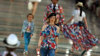 La boina de Chanel se parece a la del Che Guevara.