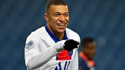 Kylian Mbappé marcó un gol y llegó a 100 con la camiseta del PSG. Foto AFP