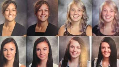 Este pudoroso retoque fotográfico no autorizado por las jóvenes ha generado una polémica.