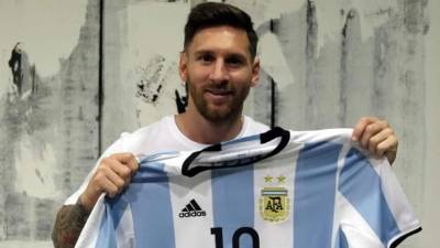 Lionel Messi anunció que regresa a la selección argentina.
