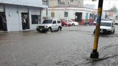 El torrencial aguacero sobre la capital hondureña duró unos 20 minutos.