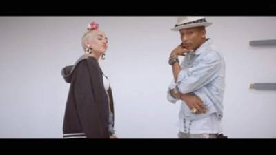 El cantante Pharrell Williams estrena videoclip para su nuevo single, 'Come Get It Bae', y cuenta con la colaboración estelar de Miley Cyrus.