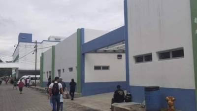 El hospital Mario Rivas habilitó una sala para la atención de los menores con dengue en el área de emergencia. Foto: Jorge GOnzales