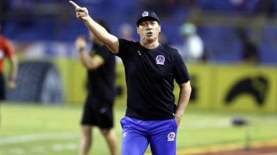 El técnico argentino Pedro Troglio renovó contrato con el Olimpia.