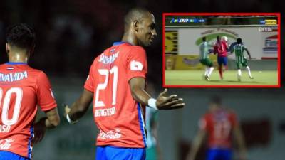 Jerry Bengtson anotó un golazo con Olimpia frente al Juticalpa.