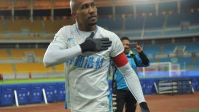 Dorielton Gomes Nascimento, delantero brasileño de 30 años que juega en el Meizhou Hakka de China, está ingresado y aislado en un hospital de Guangzhou .