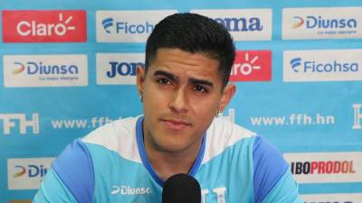 Luis Palma durante la conferencia de prensa brindada este lunes en la concentración de Honduras.