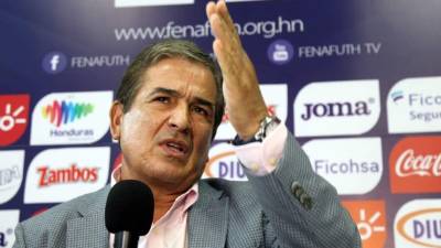 Jorge Luis Pinto compareció en rueda de prensa para dar la convocatoria de Honduras. Foto Juan Salgado