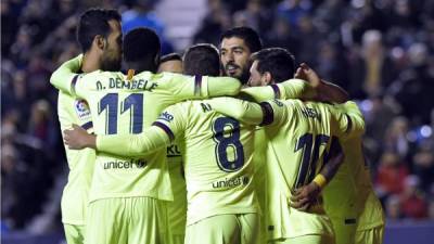 El Barcelona se mantiene en el liderato de la Liga Española. Foto AFP