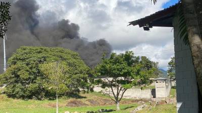 En el Centro Femenino de Adaptación Social (Cefas), ubicado en Támara, Francisco Morazán, también se desató un incendio tras la reyerta.