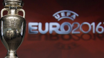 El trofeo 2016 para disputar en la final en Francia.