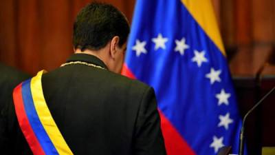 El presidente de Venezuela, Nicolás Maduro, juró hoy para un segundo período de Gobierno que lo mantendrá en el poder hasta el año 2025 pese al rechazo de la Comunidad Internacional que desconoce su reelección, exceptuando los aliados tradicionales de Caracas.