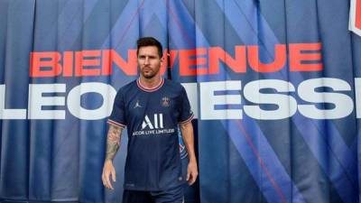 Lionel Messi usará el dorsal 30 en su aventura con el PSG. Foto Twitter PSG.