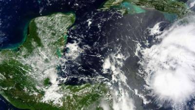 El huracán Earl dejó inundaciones en Centroamérica y al menos 40 víctimas fatales en México.