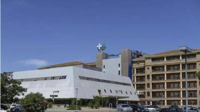 Vista general del Hospital Royo Villanova de Zaragoza donde sigue ingresado un paciente sospechoso de tener ébola, un guineano de 38 años, que se encuentra bien dentro de su estado febril. EFE