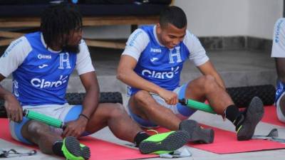 Cristopher Meléndez y Rigo Rivas son titulares en la Sub-23 de Honduras. Foto Fenafuth.