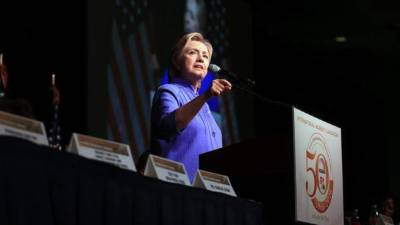Hillary Clinton discursando en un acto celebrado en Chicago, el pasado 27 de junio.