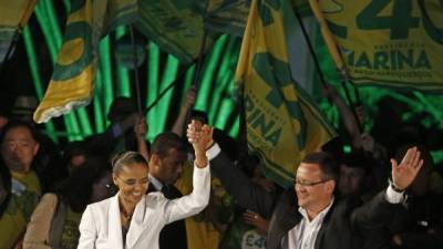 La derrotada Marina Silva impondrá condiciones al presidencial Aecio Neves para brindarle su apoyo contra Rousseff.