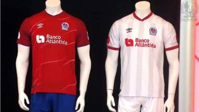 Las nuevas camisetas del Olimpia para la temporada 2021-2022.
