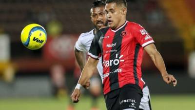 Roger Rojas sumó tres día entrenándose por aparte en el Alajuelense.