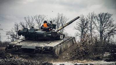 Putin advirtió a Ucrania cesar las operaciones militares en el Donbás y envió las tropas rusas a las regiones separatistas para “preservar la paz”.