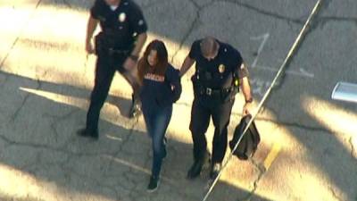 La menor sospechosa fue detenida por la policía de Los Angeles.