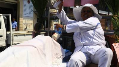 Simulando la grave crisis que viven los hospitales en San Pedro Sula, las enfermeras pidieron doten a los centros médicos de materiales y equipo.