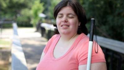 Jewel Shuping, con su trastorno de identidad, siempre deseo ser una mujer ciega y ahora lo cumplió.