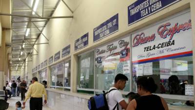 Poca demanda de boletos ayer en la terminal de buses interurbano.