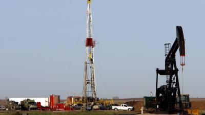 En las últimas semanas, el precio del petróleo venía en alza hasta que este jueves el Brent superó la marca de los 100 dólares por primera vez desde septiembre de 2014.