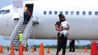 La cifra prevista inicialmente era de 147 adultos y menores de edad, pero muchos de ellos debieron ser apartados de las salas de espera de forma inmediata tras dar positivo a pruebas de covid-19.